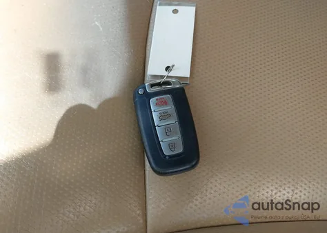 2013 Hyundai Sonata Limited 2.0T z USA, uszkodzony, nr VIN 5NPEC4AB2DH637369